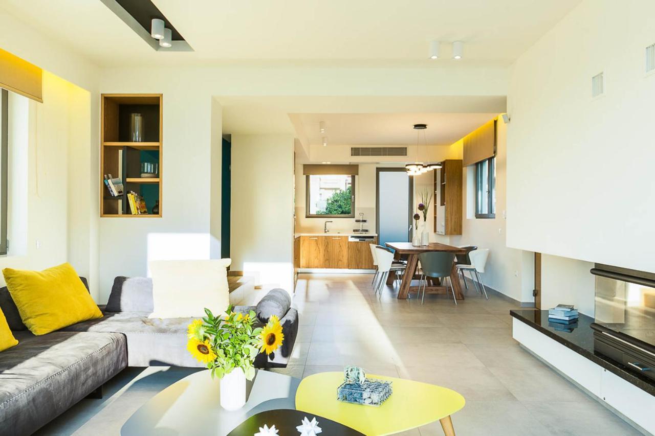 Villa Amelia I Free 9 Seater Mini Van & Pool กาลาธาส ภายนอก รูปภาพ